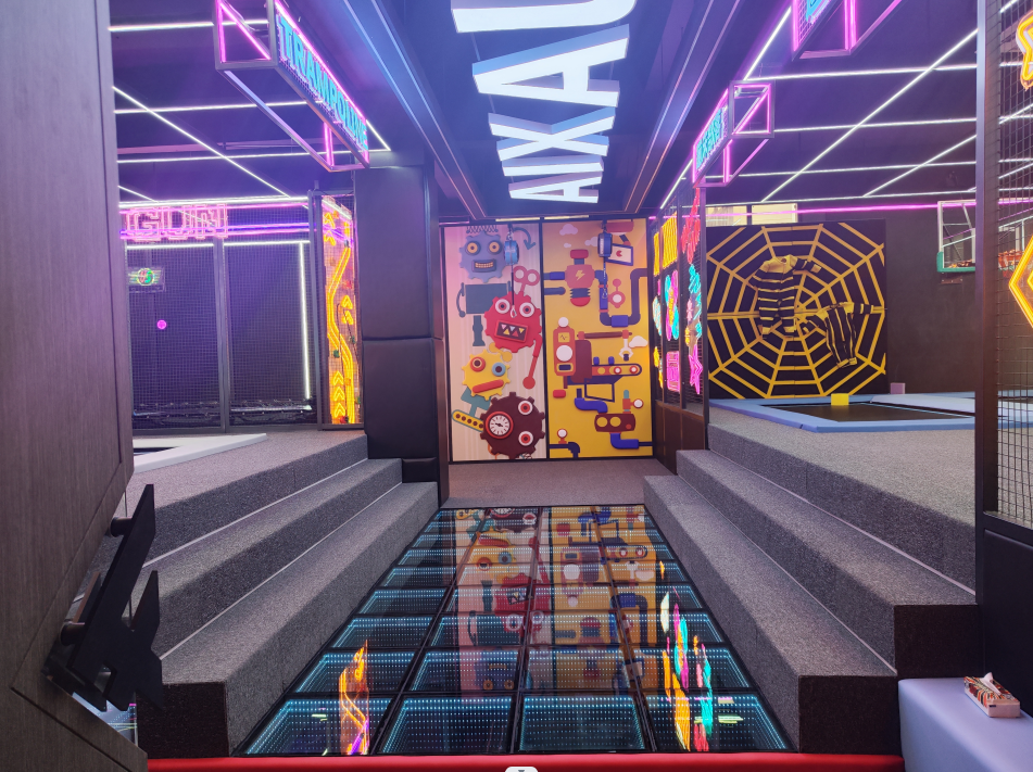 華夏遊樂蹦牀躰騐館
